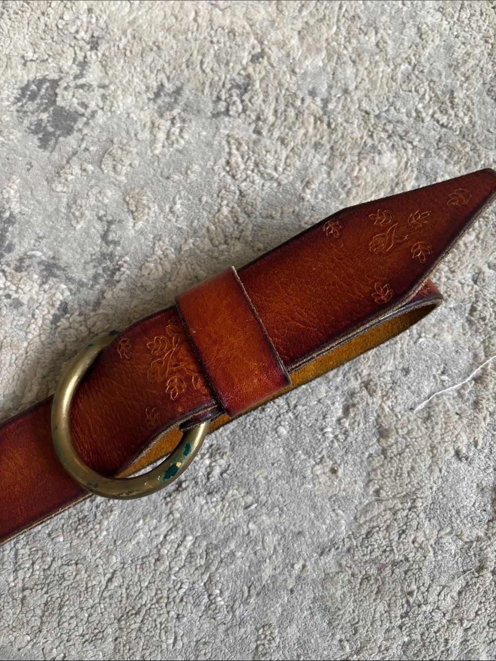VINTAGE 70-90s Women’s Floral-Embossed Brown Leather Belt with Round Buckle